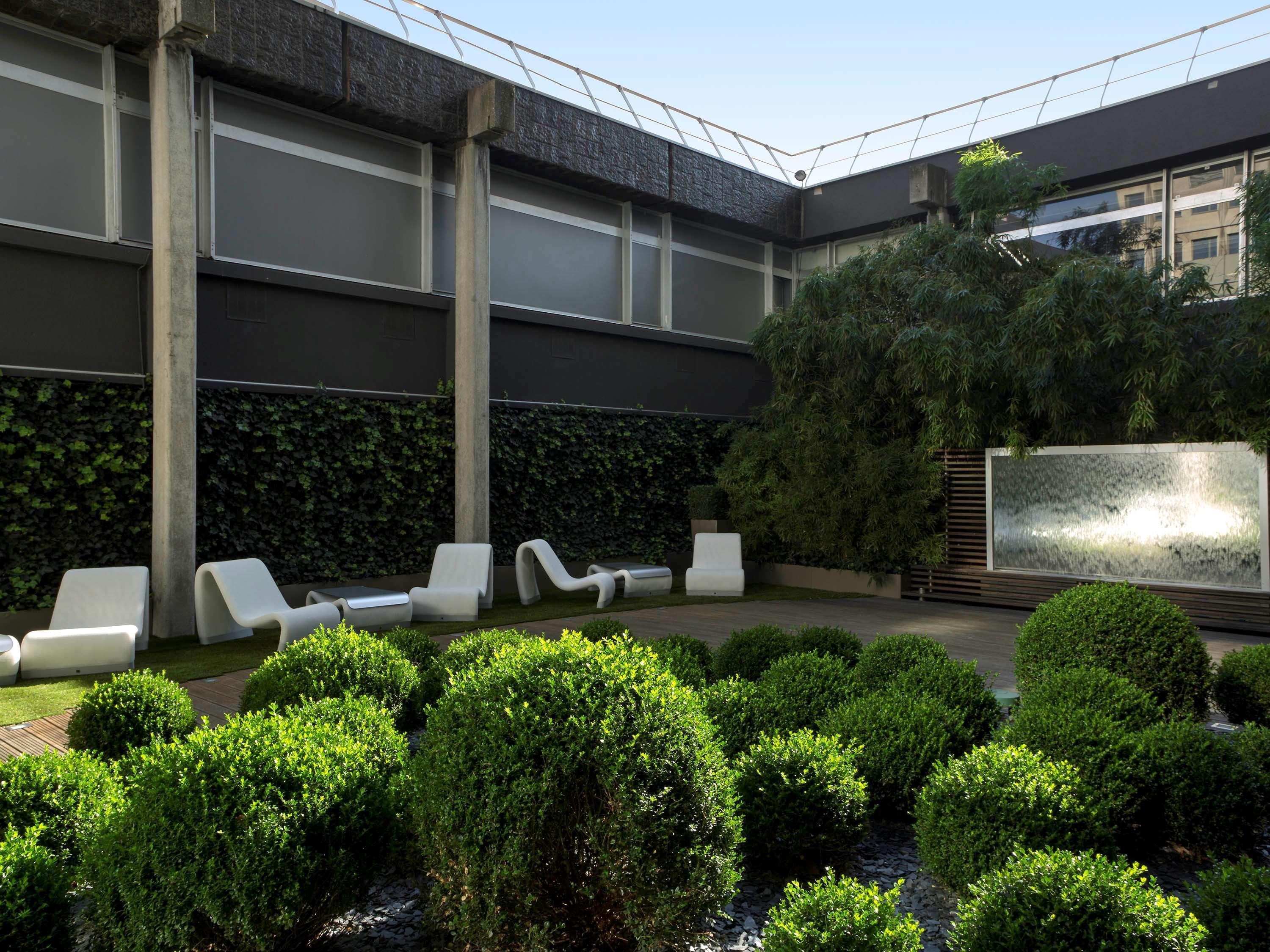 Sofitel Lyon Bellecour Hotell Eksteriør bilde The courtyard of the building