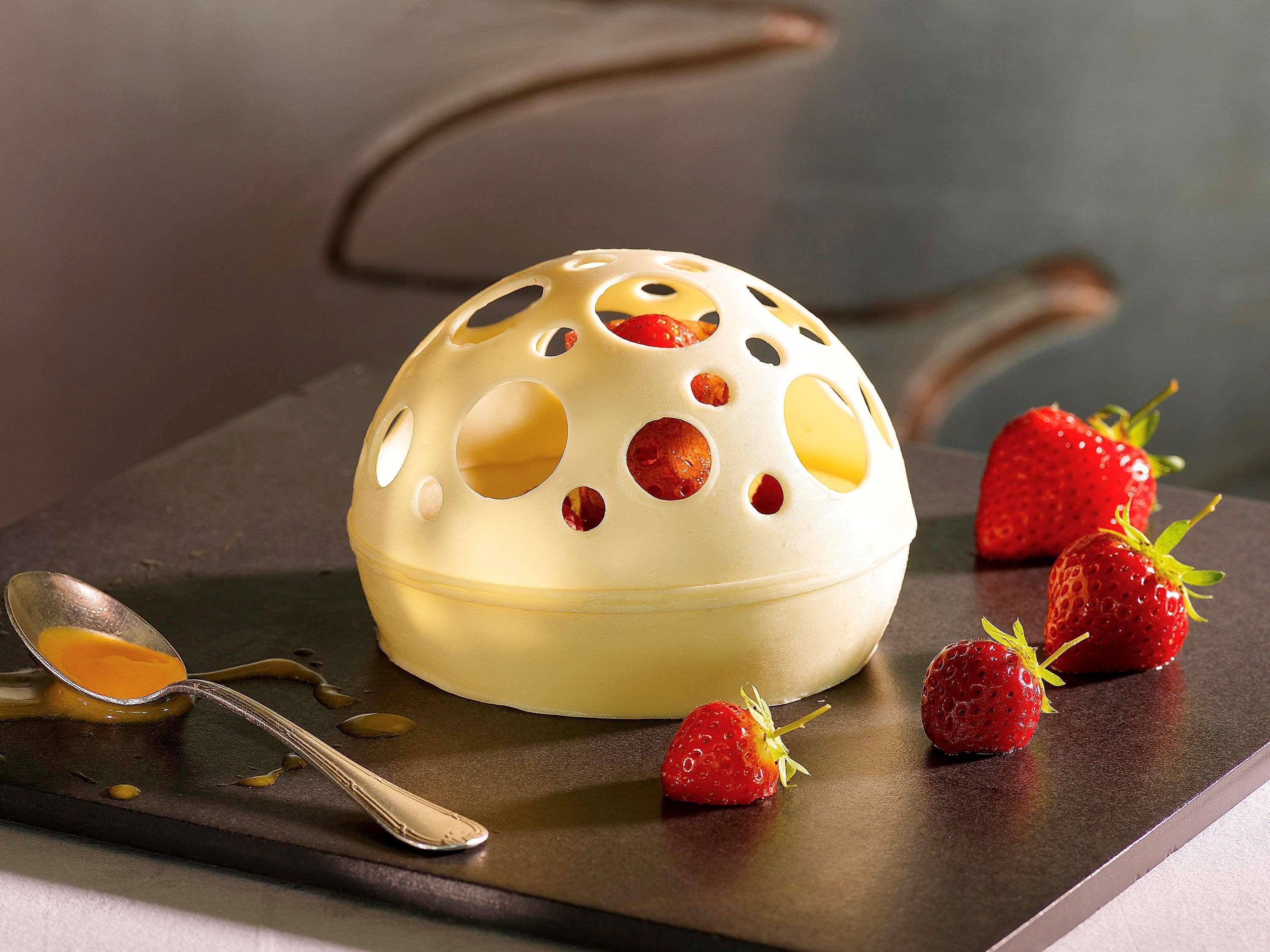 Sofitel Lyon Bellecour Hotell Eksteriør bilde A strawberry bell