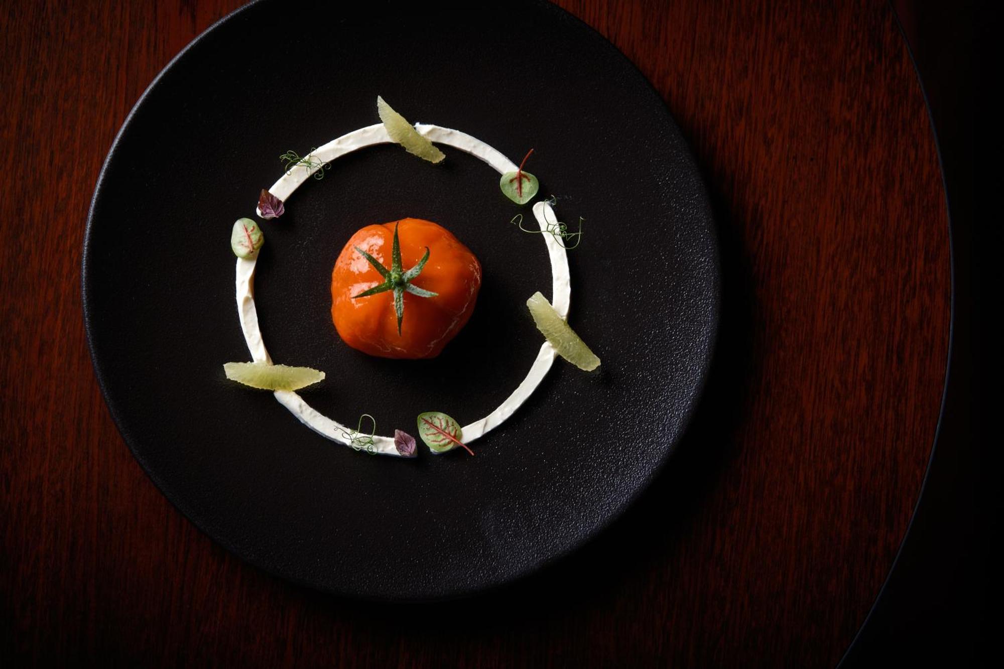 Sofitel Lyon Bellecour Hotell Eksteriør bilde A tomato prepared for serving